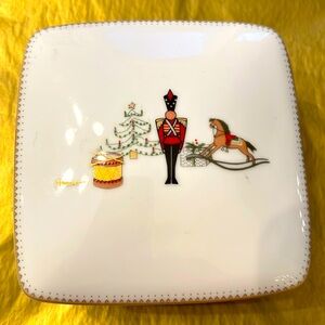 Bernardaud Limoges France Large box authentic Grenadiers Happy Holiday pattern.